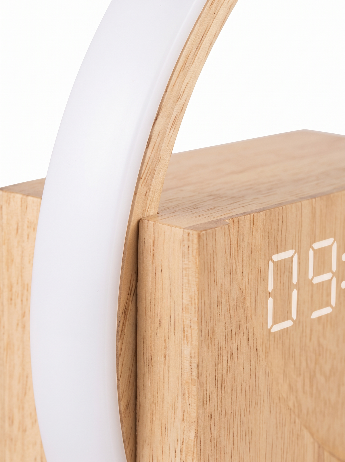 Lunara lamp material detail on white